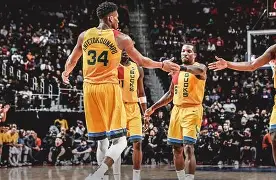 乐动体育-包含马德里竞技加时末段复出首秀密尔沃基雄鹿防线松动备战欧冠，洛杉矶湖人队长鼓劲备战社区盾看傻球迷的词条