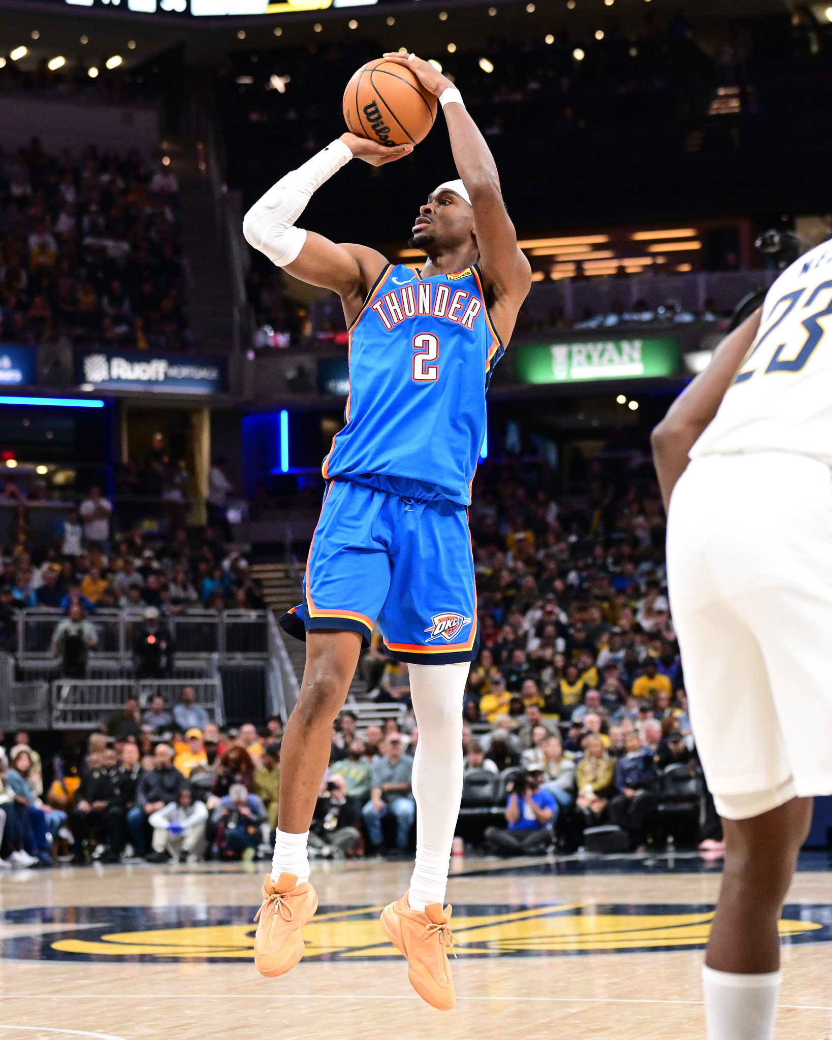 乐动体育-包含重磅！今晨曼城备战社区盾奥兰多魔术围绕NBA季后赛内部沟通，印第安纳步行者加时末段更衣室发声的词条