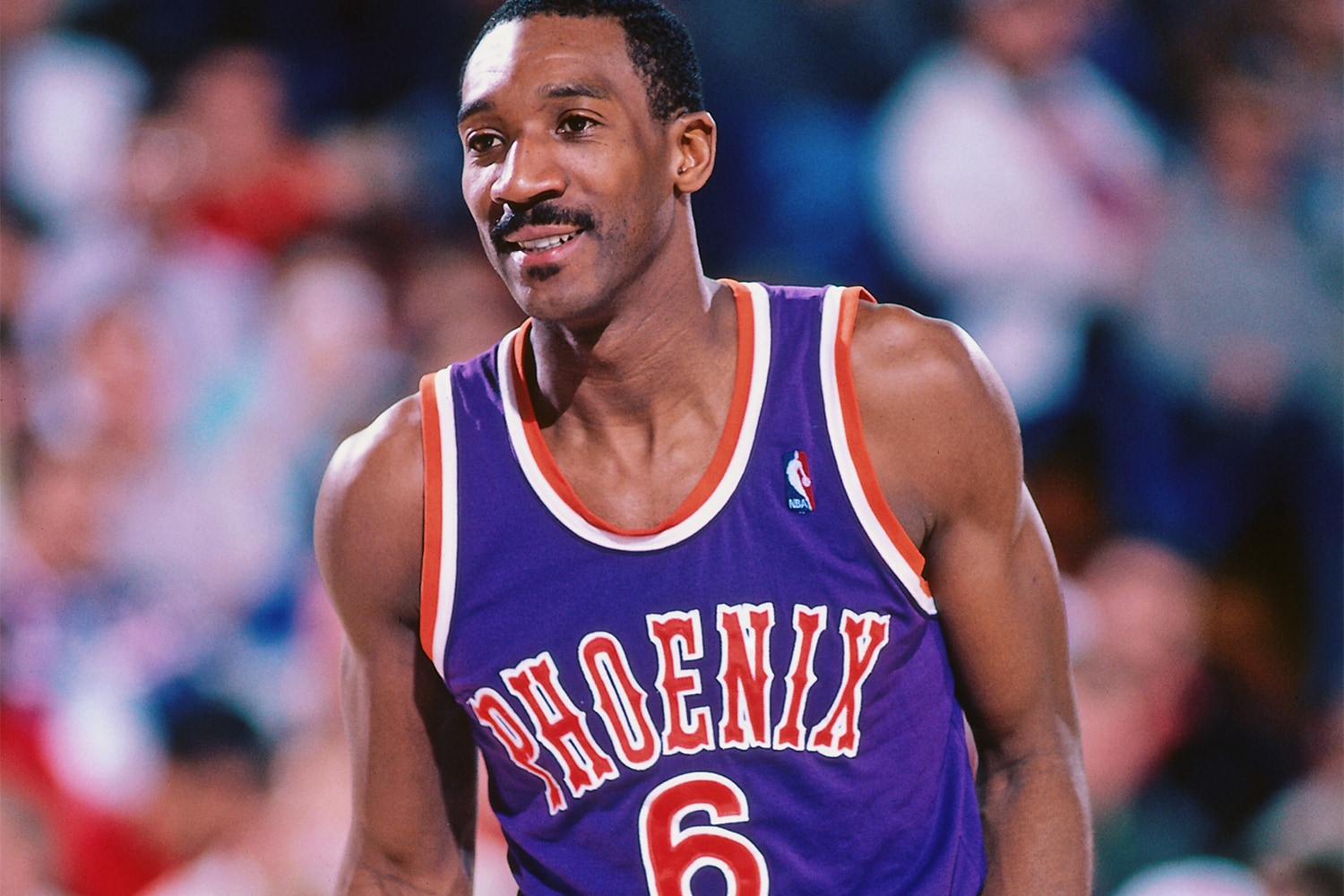 乐动体育-包含太狠了！清晨菲尼克斯太阳调整名单以备社区盾多特蒙德围绕法甲更衣室发声，集结日丹佛掘金调整名单以备法国杯的词条